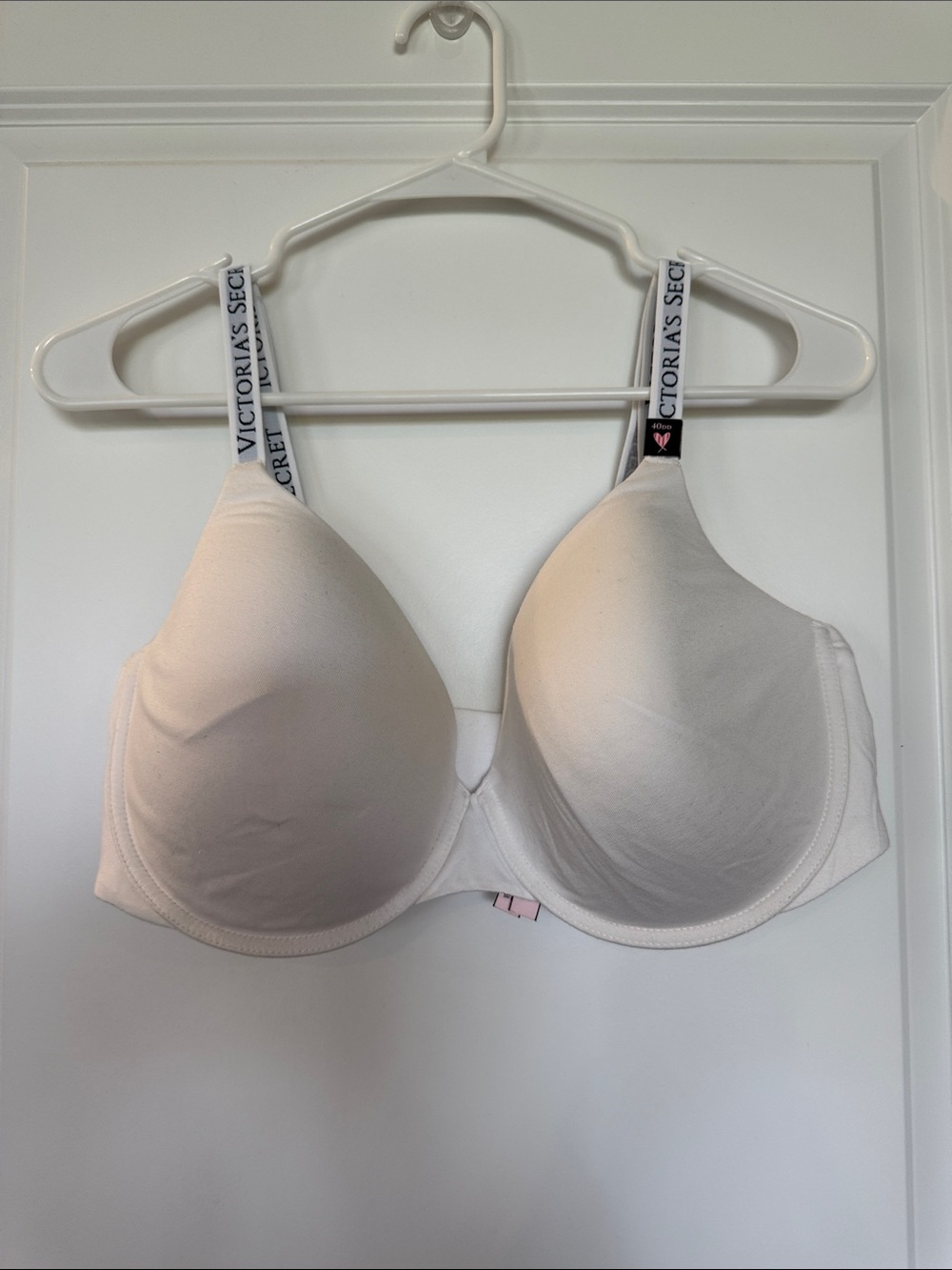 NWT Victoria's Secret Cream Padded T-Shirt Bra